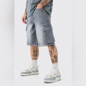 BoohooMAN REGULAR CARGO DENIM JORTS in LIGHT GREY